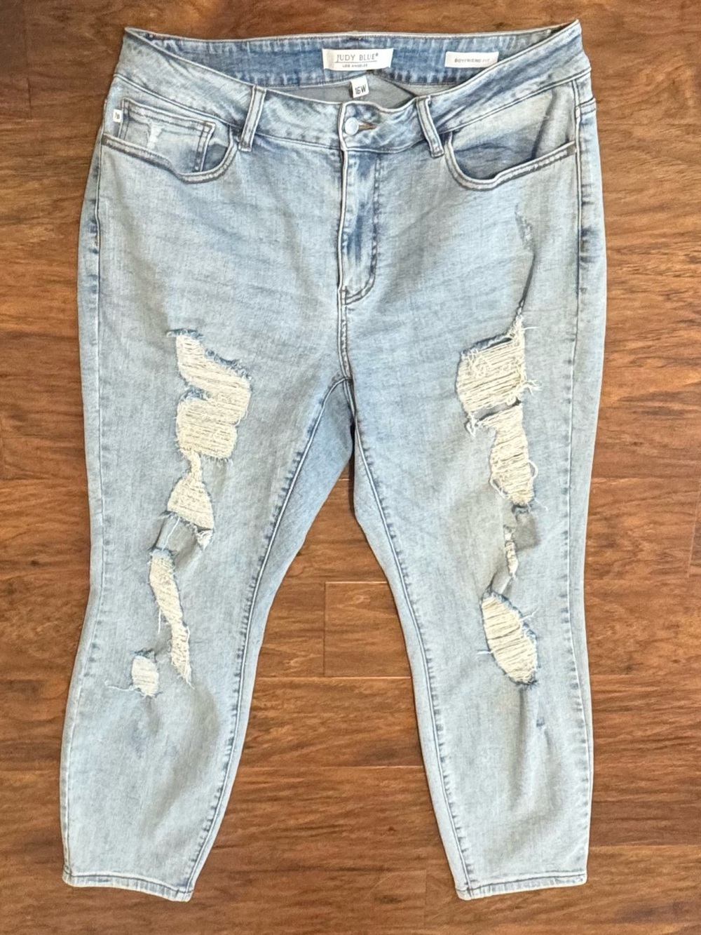 JUDY BLUE Boyfriend Fit Distressed Jeans Light Wash Denim Mid Rise Stretch 16W